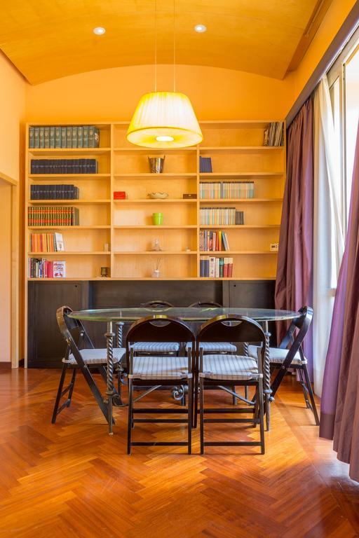 Friendly Domus Al Colosseo Rome Bagian luar foto